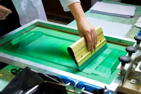 （視頻）PU發泡產品表面可以絲印、移印和水轉印嗎？三種印刷的區別是什么？